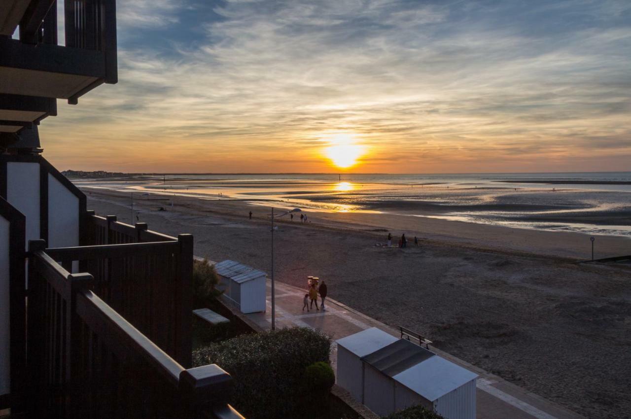 Joli Studio Avec Vue Panoramique Sur La Mer Houlgate Exterior foto