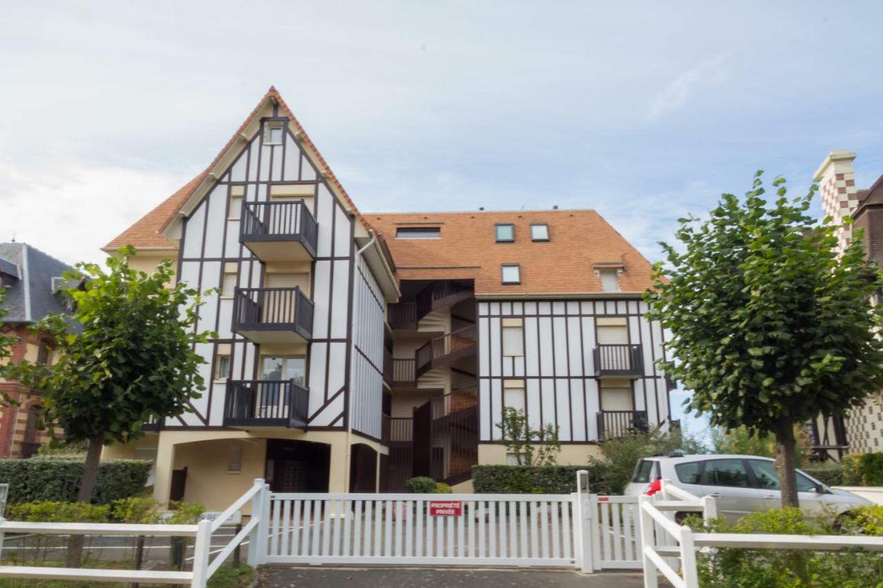Joli Studio Avec Vue Panoramique Sur La Mer Houlgate Exterior foto